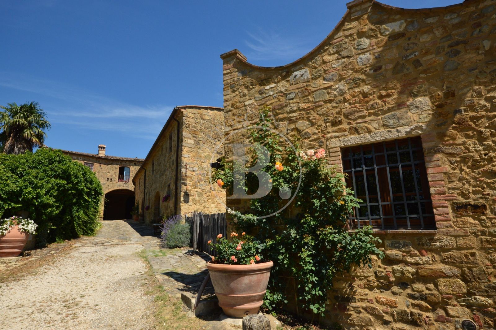 APARTMENT IN HAMLET - Between Poggibonsi and Castellina in Chianti