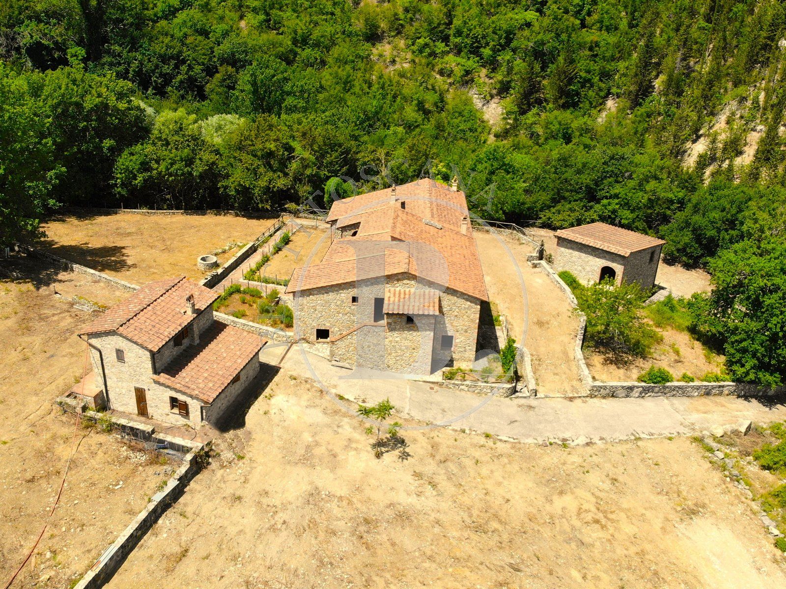 FARMHOUSE COMPLEX - Castellina in Chianti (Si)