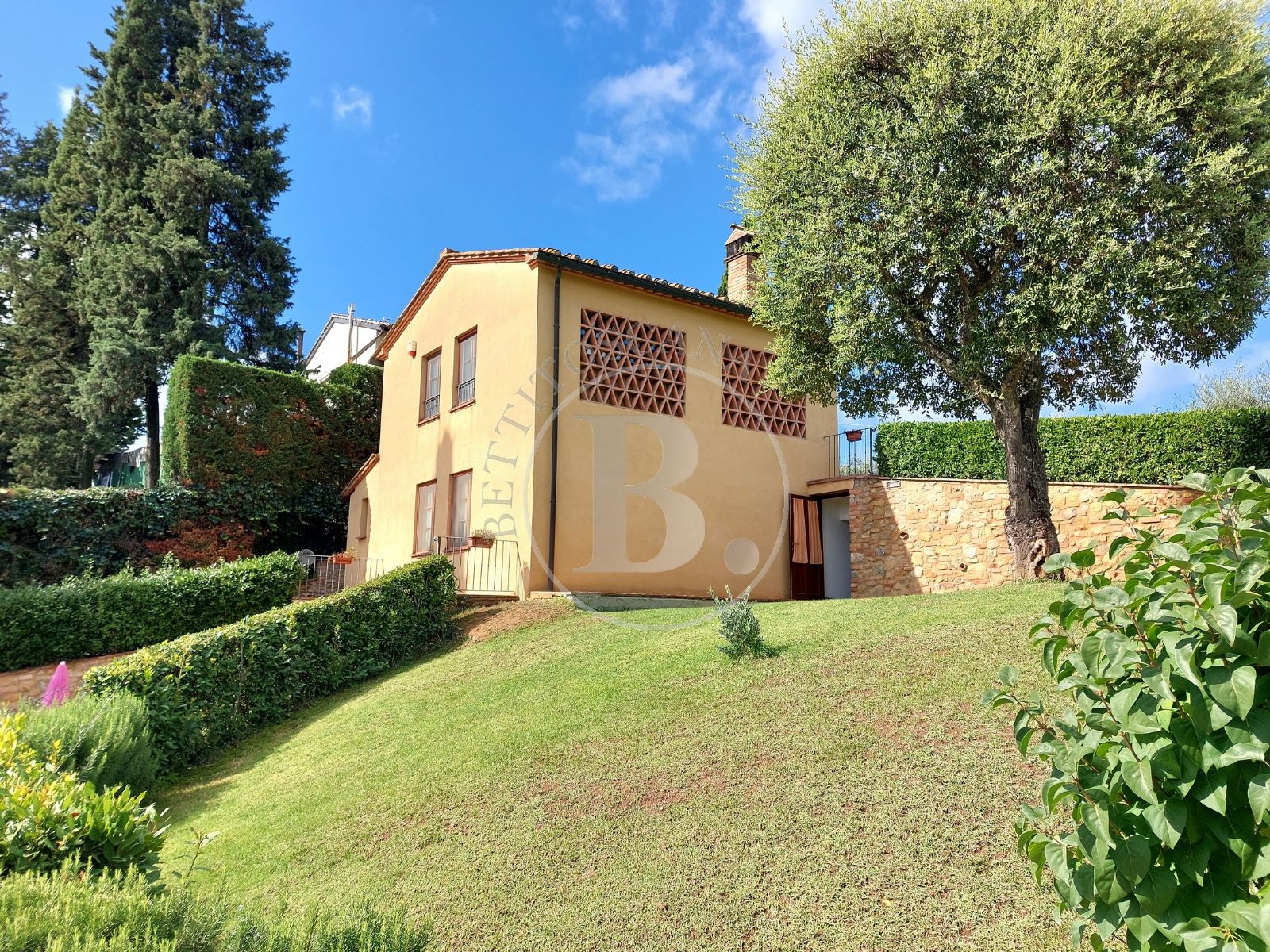 RESTORED BARN - San Gimignano (Si)