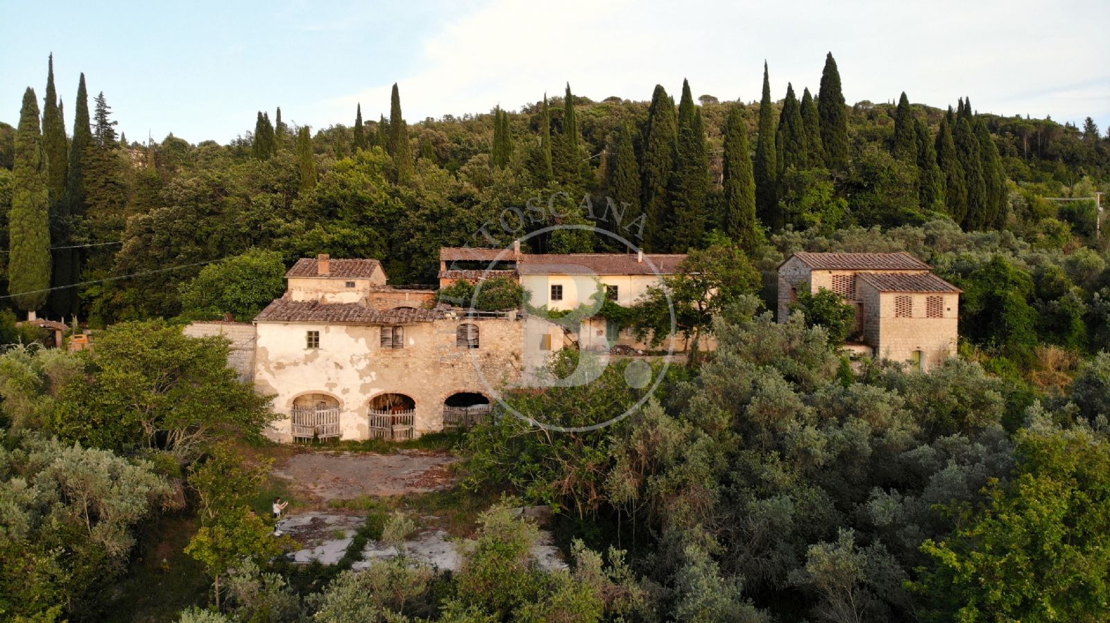 FARMHOUSE COMPLEX - San Casciano Val di Pesa (Fi)